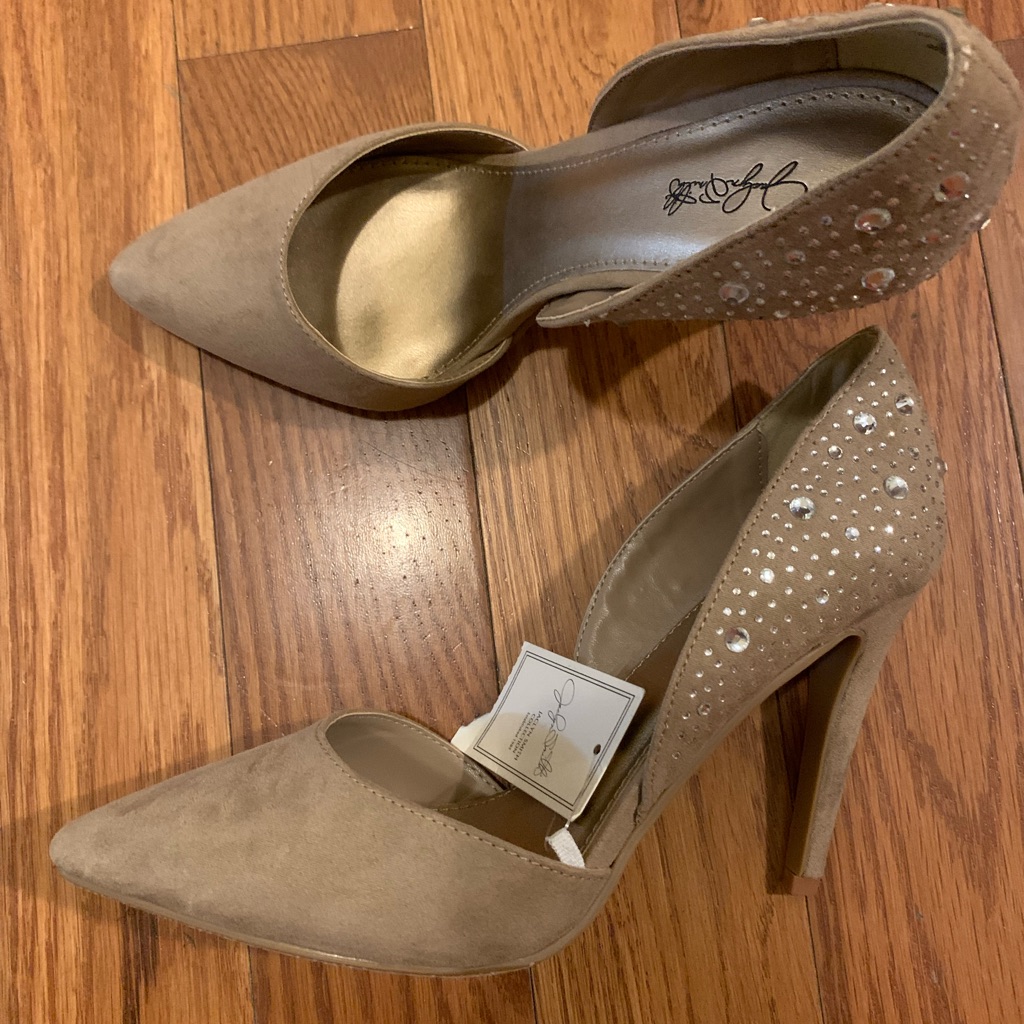 Brand New Jaclyn Smith Taupe Womans Shoes